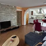 Hisa Bizjak *