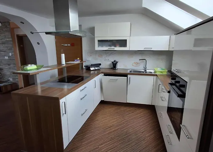 Hisa Bizjak * קראנז'